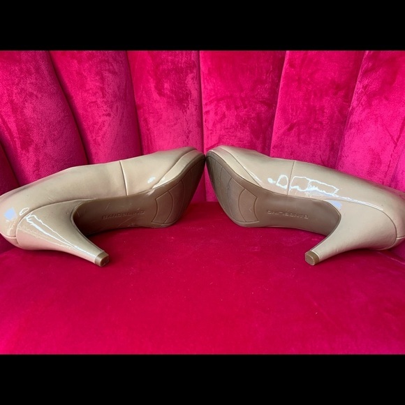 BANDOLINO BEIGE PATENT CLASSIC PUMPS HEELS 9.5M - Picture 5 of 5